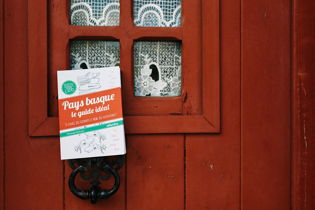 Livre Pays basque le Guide Ideal par les Editions Atlantica