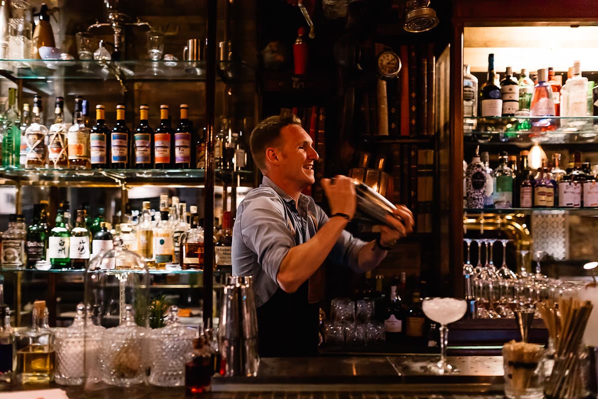 Bar clandestin le Prohibido à Bayonne au Pays basque pour des cocktails 