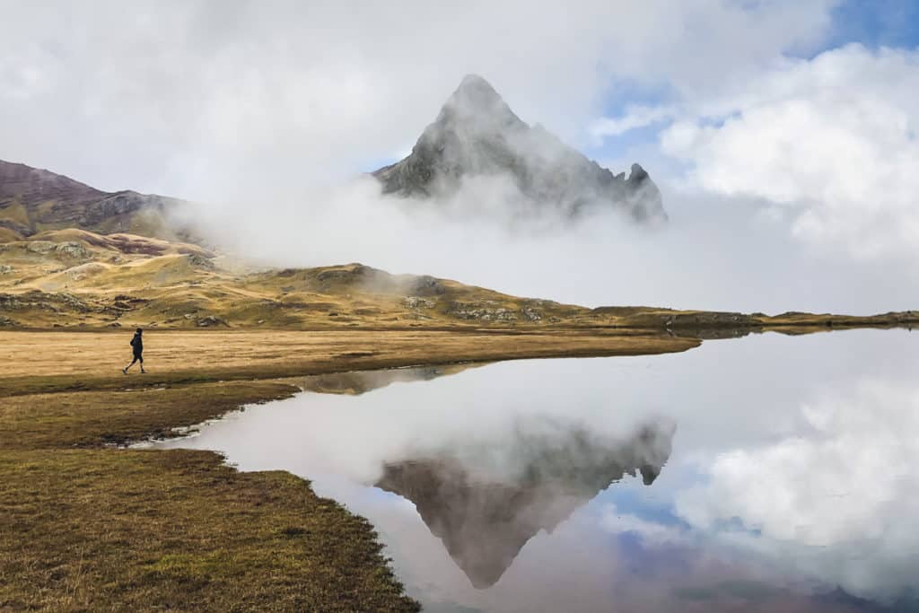 Lumières d&rsquo;automne sur le lac d&rsquo;Anayet en Vallée de Tena