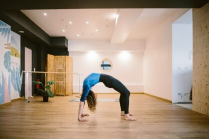 Maïa dans son studio de yoga La Kasa à Bidart-Pays basque