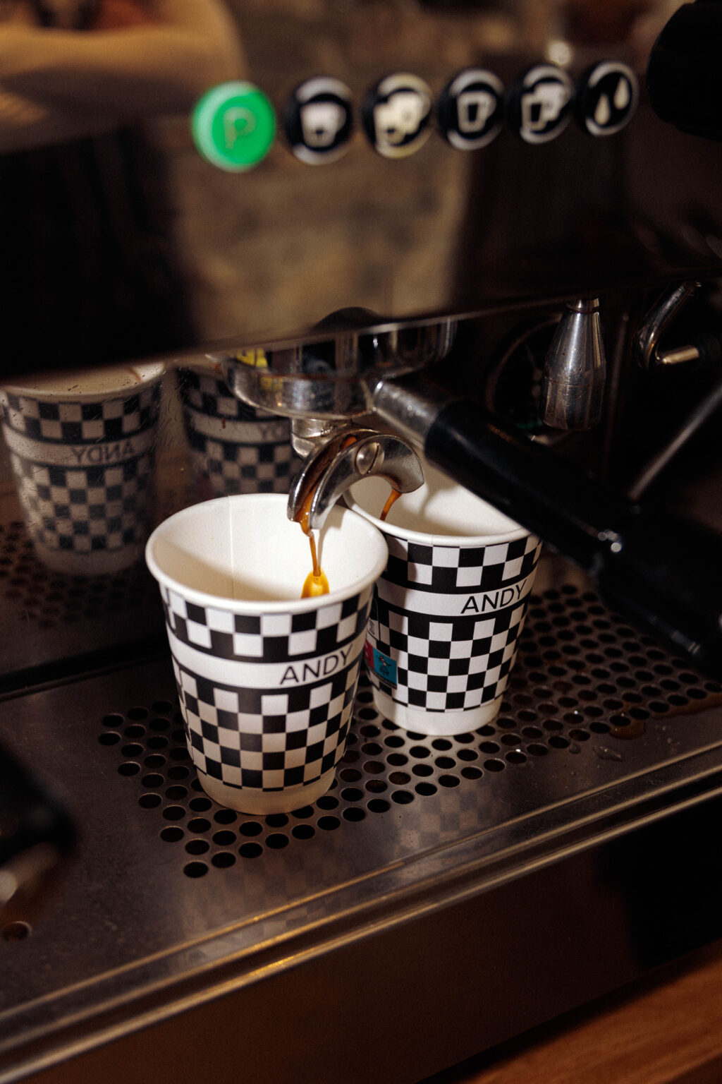 Andy Coffee shop Bayonne, café qui coule