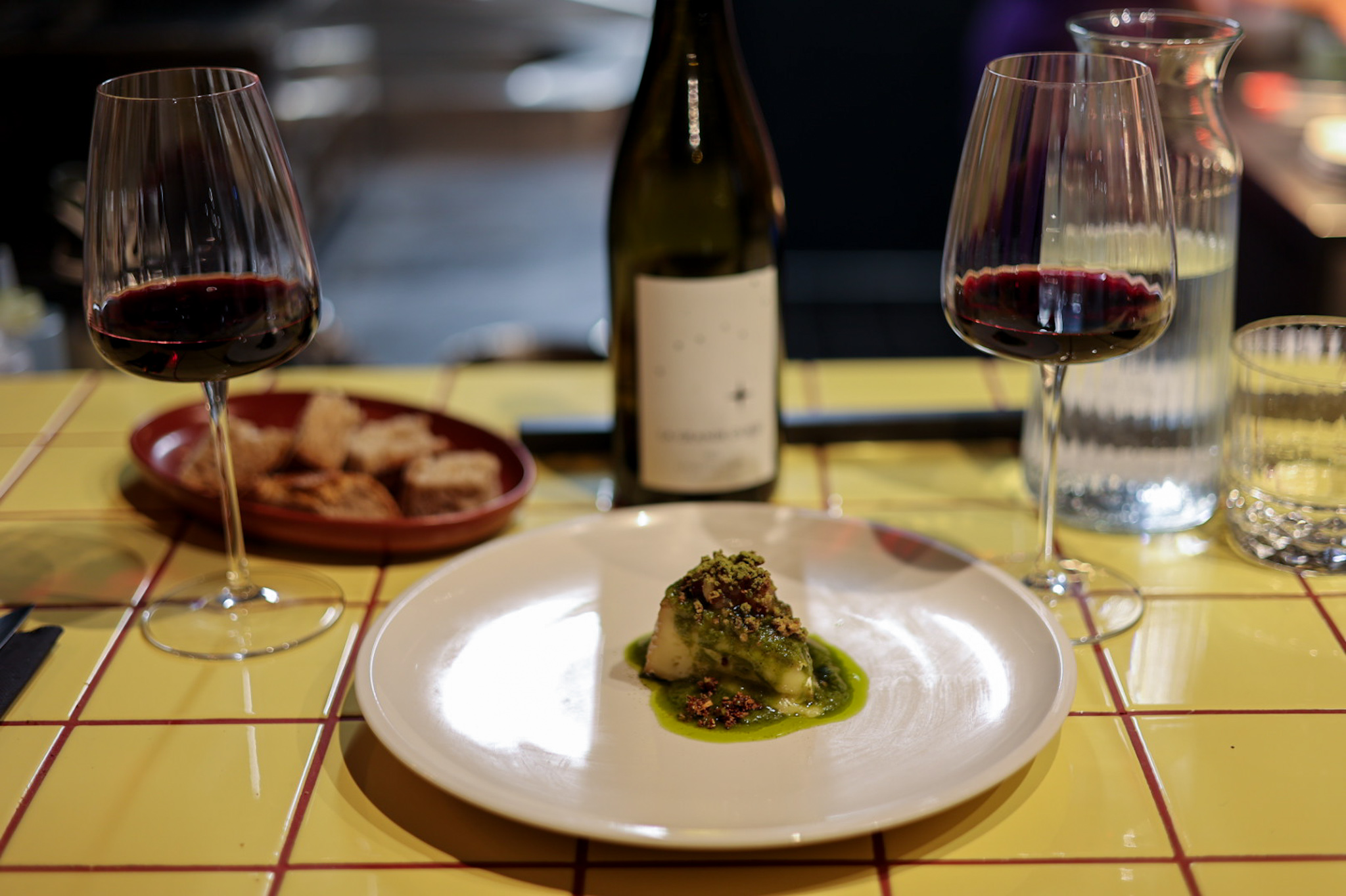 Scylla à Hossegor – à table, le rideau se lève